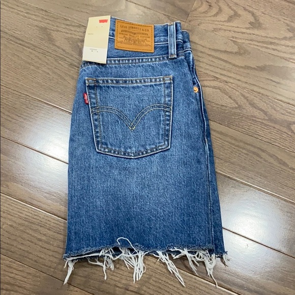 Levi’s Deconstructed Mini Skirt - Picture 5 of 8